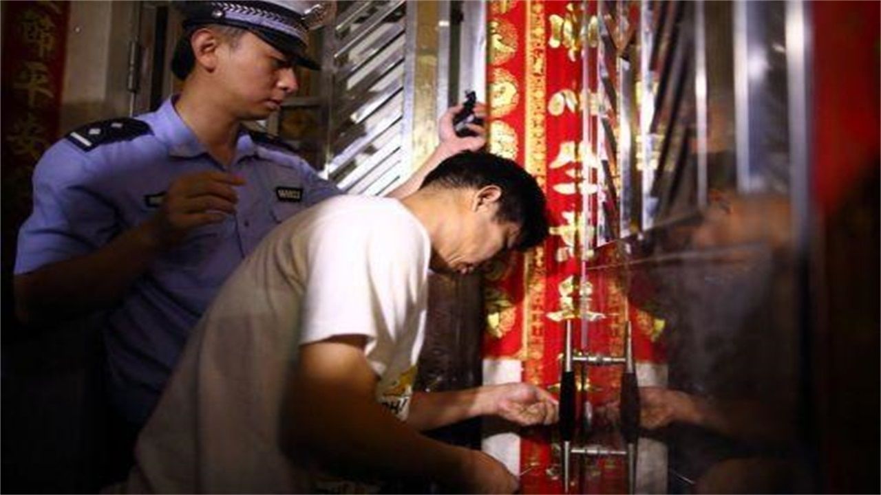 广东请开锁师傅开了锁后，师傅为什么一般都不进门，就算主人请也不进去？